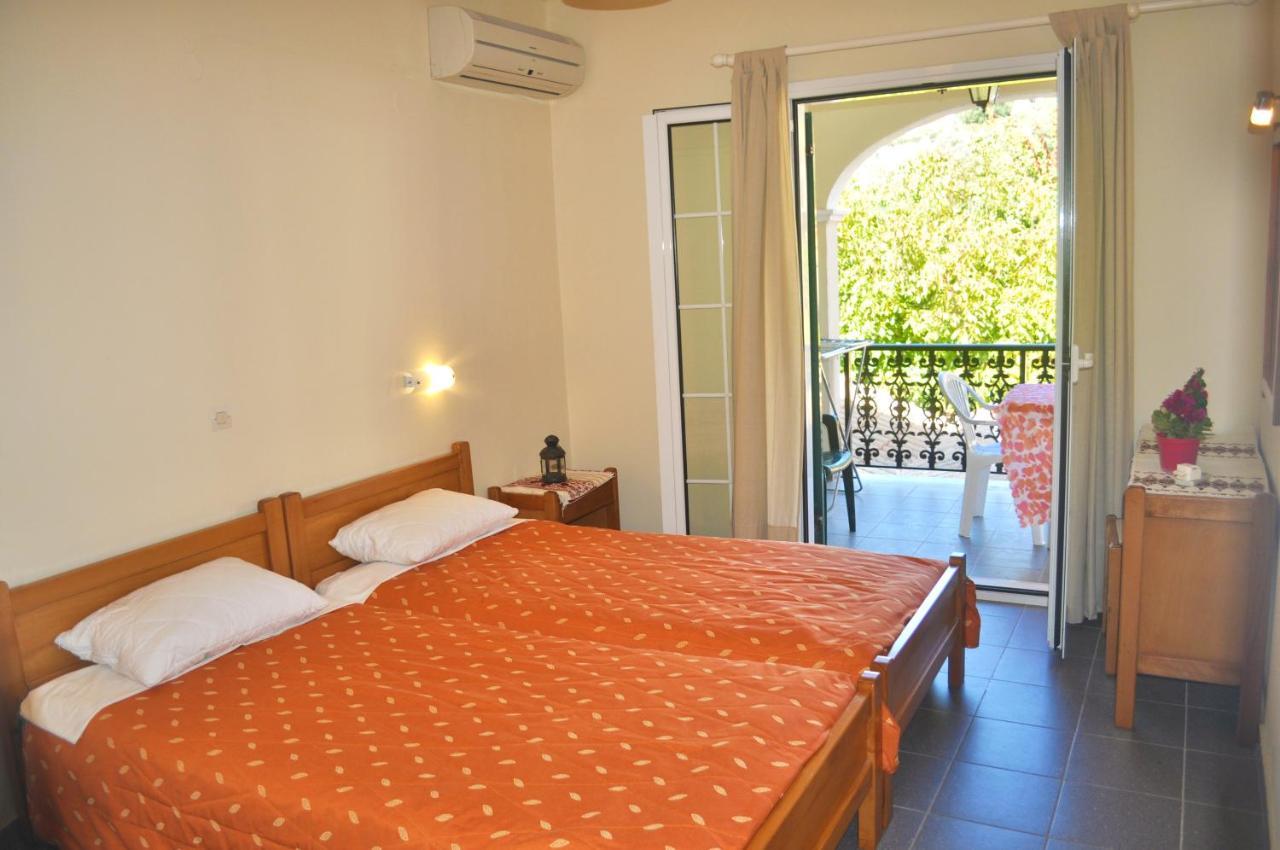 Yannis - Holiday Apartments On Agios Gordios Beach In Corfu Exteriér fotografie