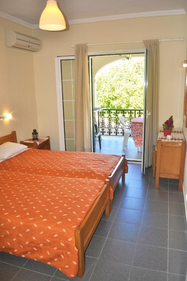 Yannis - Holiday Apartments On Agios Gordios Beach In Corfu Exteriér fotografie